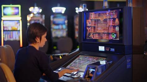 Casino gaming: Risks through recovery .